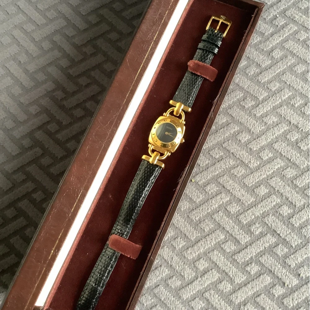 Authentic GUCCI ladies watch 🌹 DRESSY🔥 - Picture 8 of 12